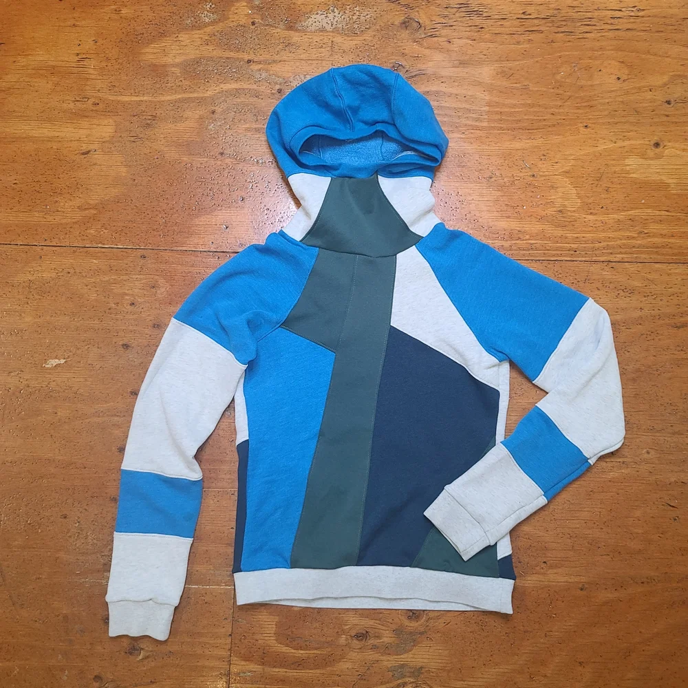 Handmade Colorblock Hoodie in Blue and Green - Picture 4 of 6